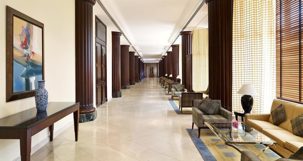 Le Meridien Ель-Хубар Екстер'єр фото The interior of the hotel