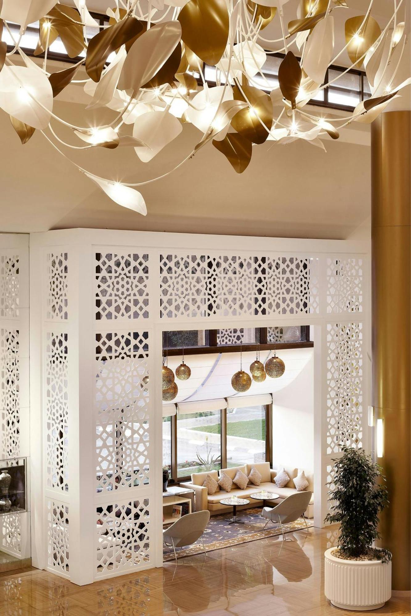 Le Meridien Ель-Хубар Екстер'єр фото Laser cut wood