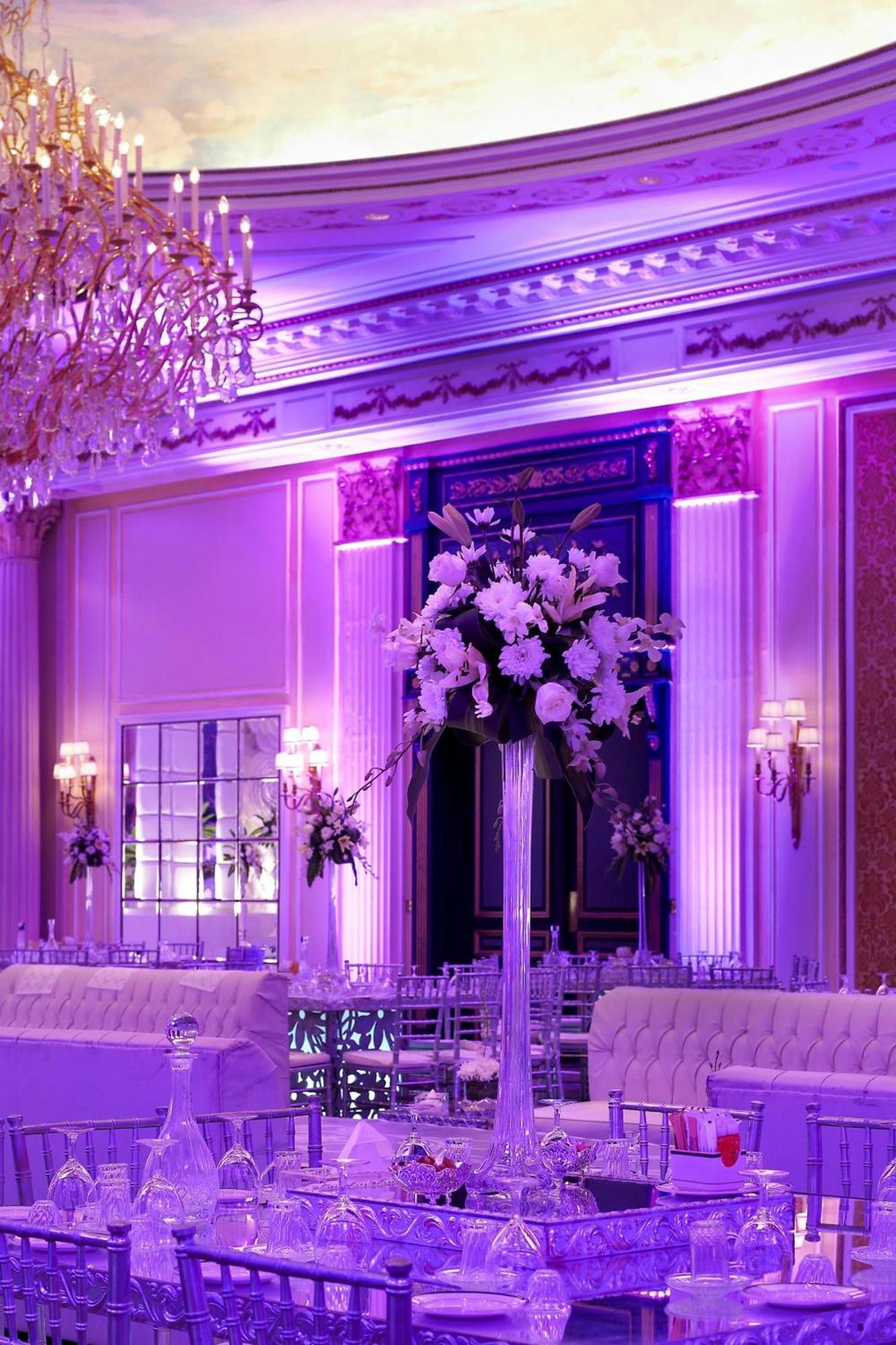 Le Meridien Ель-Хубар Екстер'єр фото The ballroom at the Waldorf Astoria New York