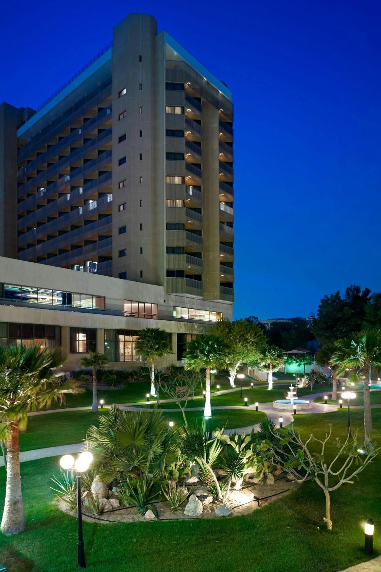 Le Meridien Ель-Хубар Екстер'єр фото Hilton Athens
