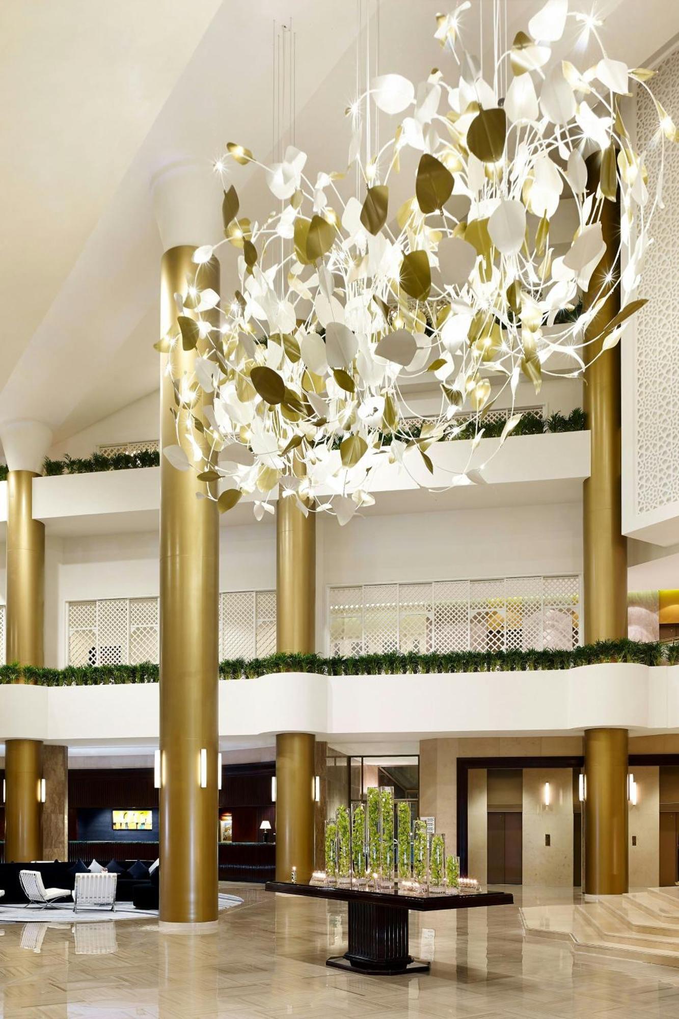 Le Meridien Ель-Хубар Екстер'єр фото The interior of the hotel
