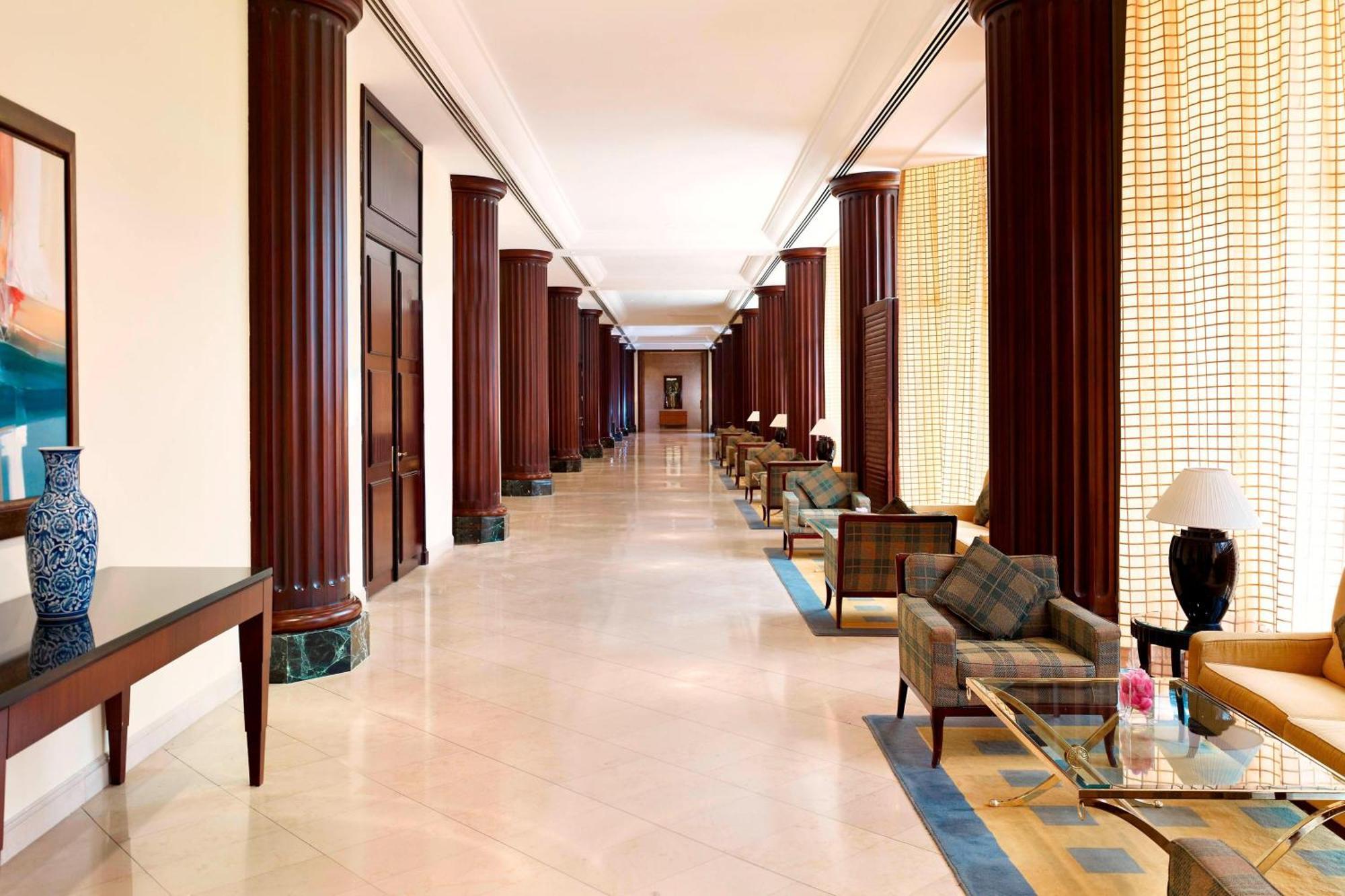 Le Meridien Ель-Хубар Екстер'єр фото The Concourse