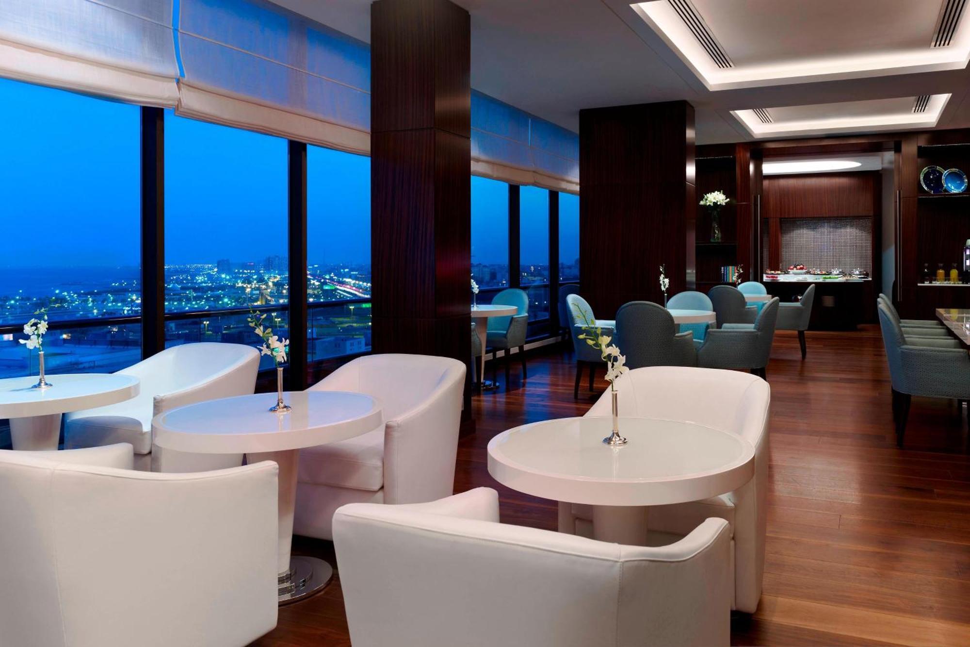 Le Meridien Ель-Хубар Екстер'єр фото Club Lounge at the 36th floor