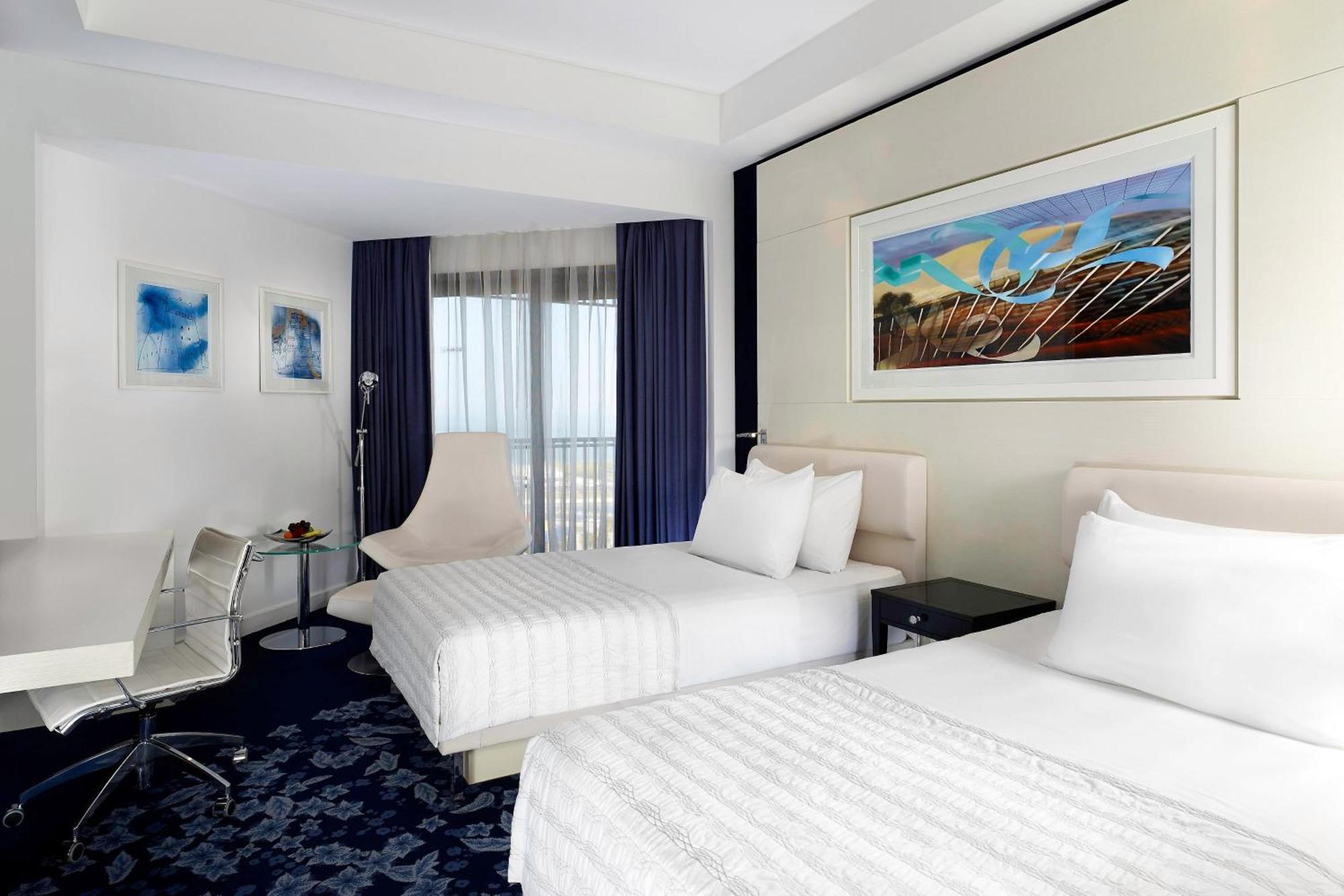 Le Meridien Ель-Хубар Екстер'єр фото A room at the hotel